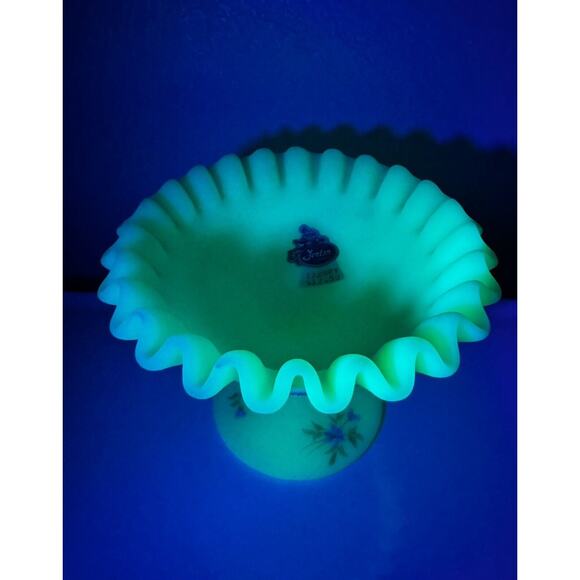 Vtg Fenton Custard Glass Signed Daisy Ruffled Pedestal Compote 7229PY Uranium - Picture 1 of 8